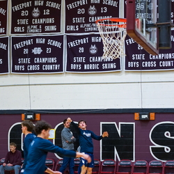 PRHS-BoysVarsity-BBall-Action-105